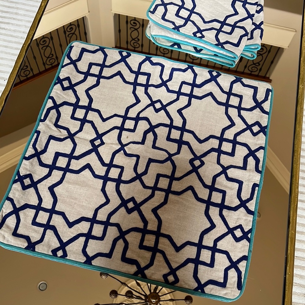 Set of 2 Trellis Pillows 22"
